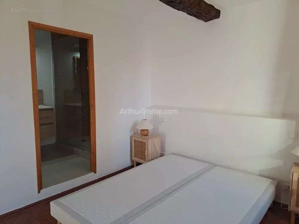 Appartement à SALERNES