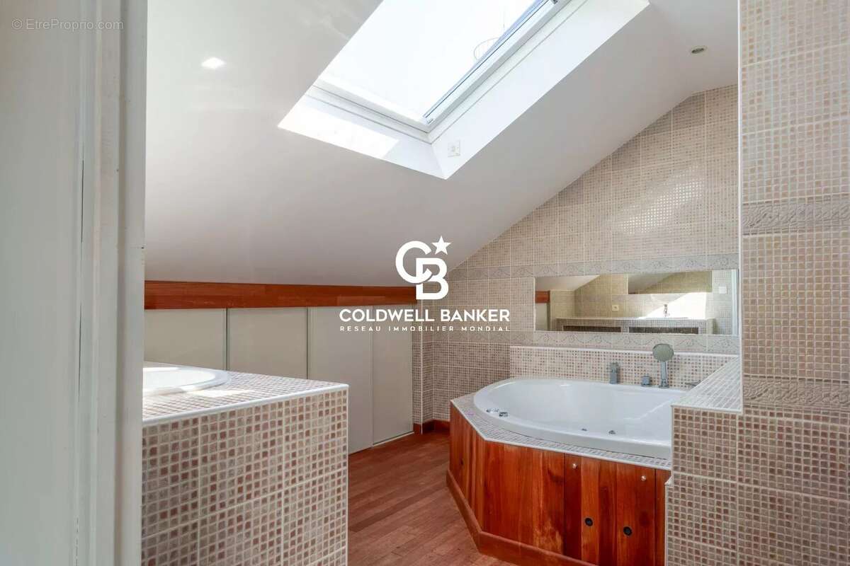 Maison à VERNOU-SUR-BRENNE