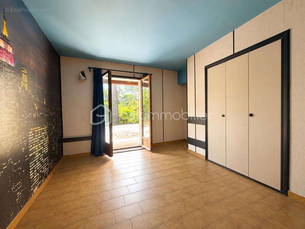 Maison de caractère à rénover – 4 800 m² de terrain – Un cadre naturel exceptionnel à Ventabren - photo 14