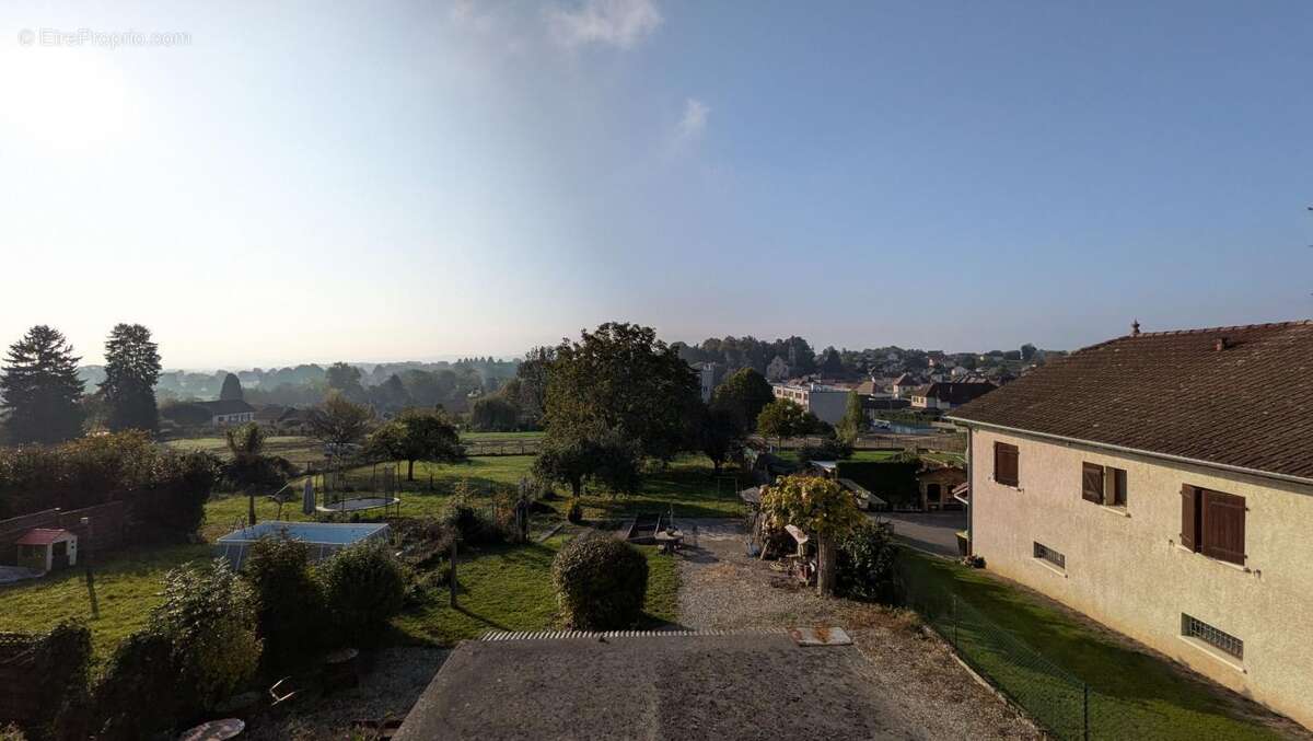 Maison à LA BATIE-MONTGASCON