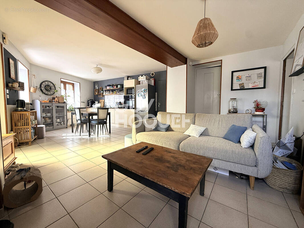 Appartement à SAINT-ANDEOL-LE-CHATEAU