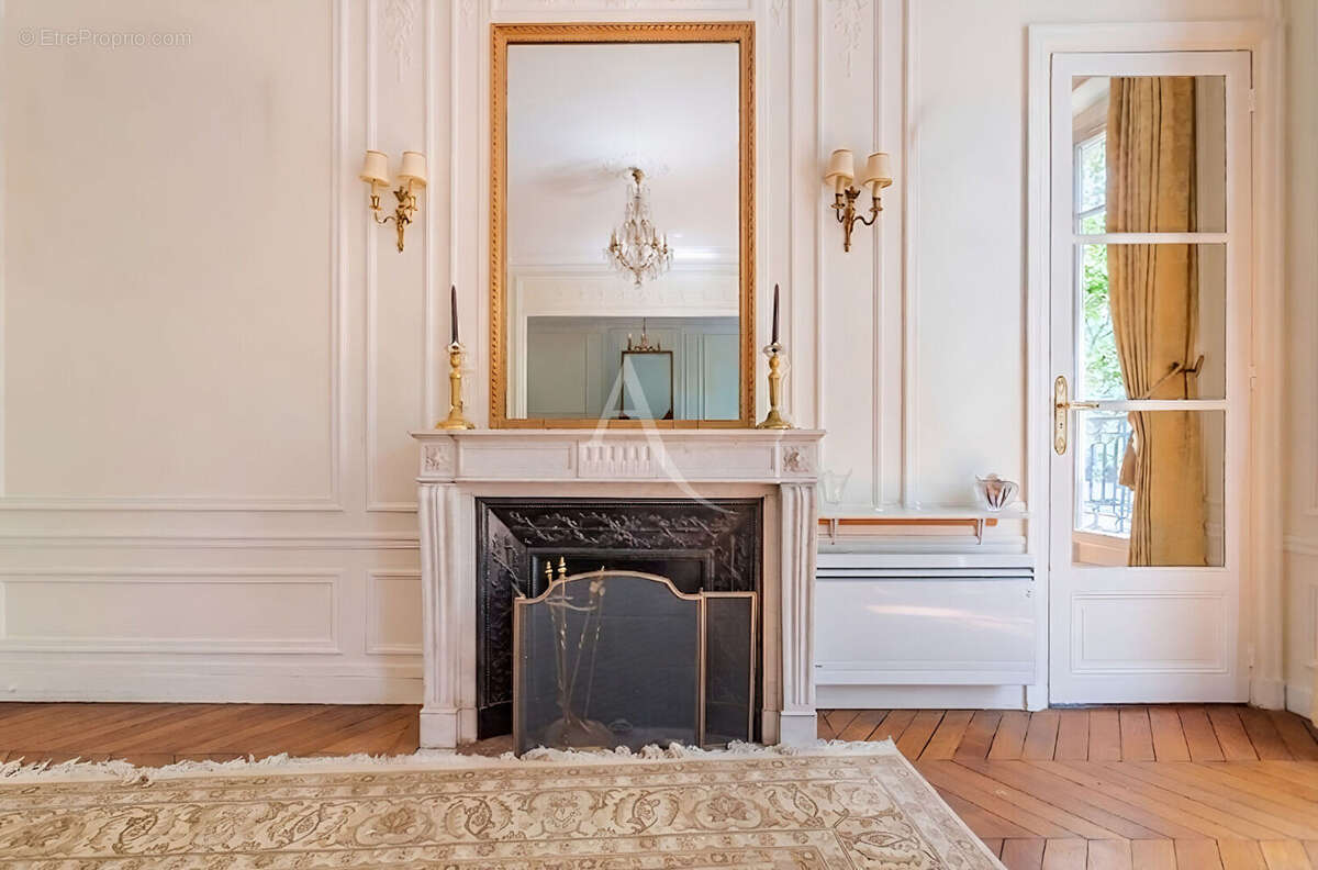 Appartement à PARIS-7E