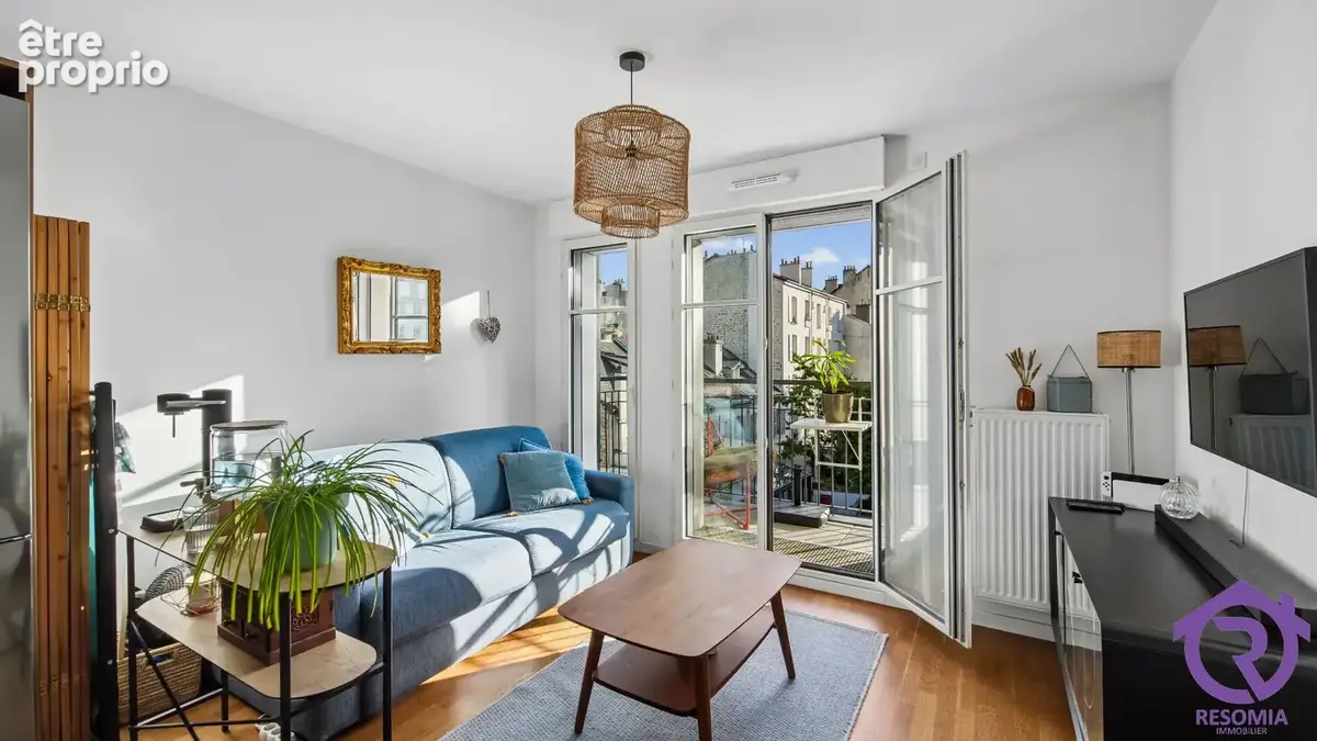 Au pieds de la GARE très beau 3 pièces de 66.62 m² avec 3 balcons et un PARKING - photo 1