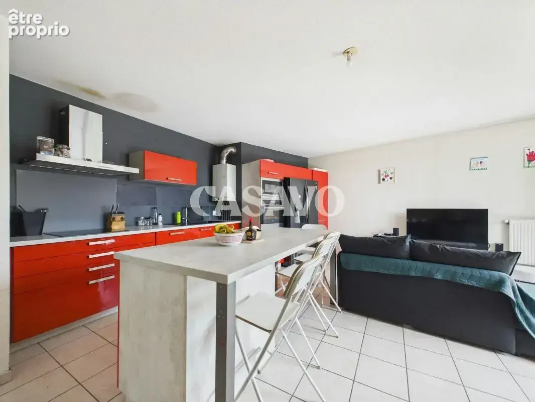 Vente Appartement 4 pièces de 77m² - 69150 Décines-Charpieu - photo 2