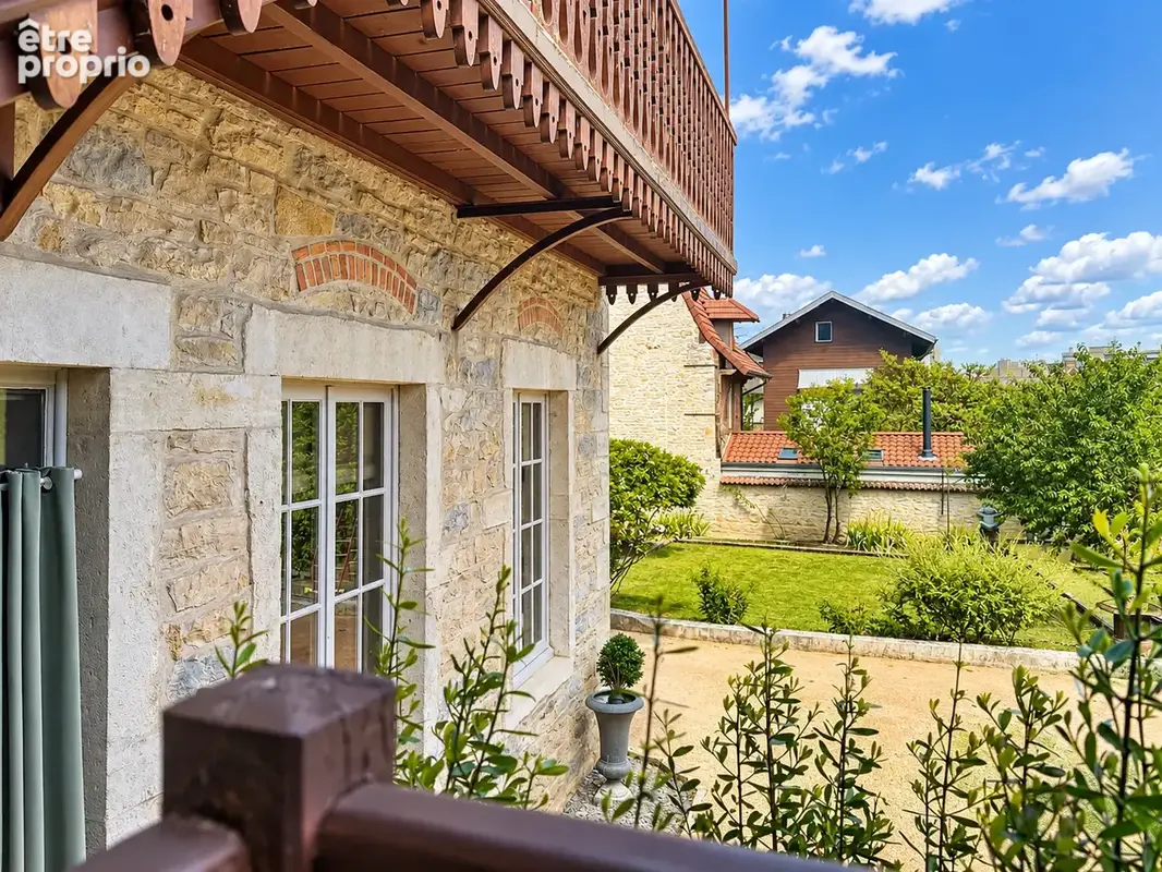 BOURG-EN-BRESSE - Propriété de caractère du XIXe siècle avec ascenseur, jardin et appartement indépendant - photo 19