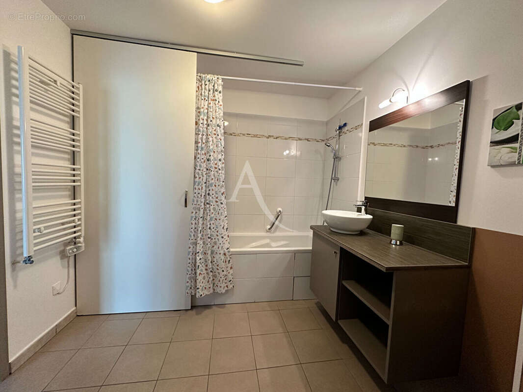 Appartement à GREOUX-LES-BAINS