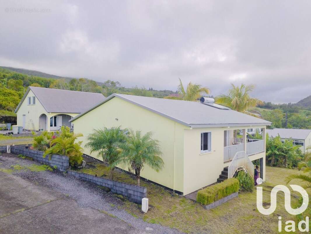 Photo 1 - Maison à SAINT-BENOIT