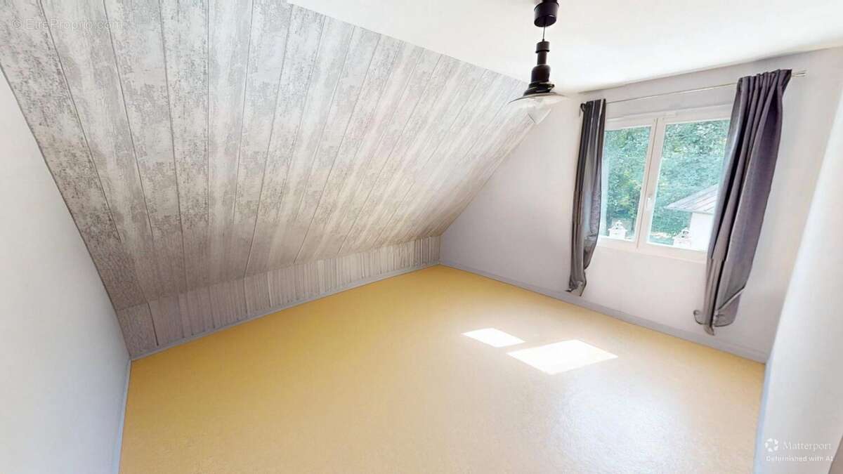 Maison à PARCAY-MESLAY