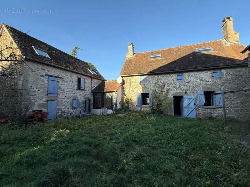 Maison à BUSSIERE-DUNOISE