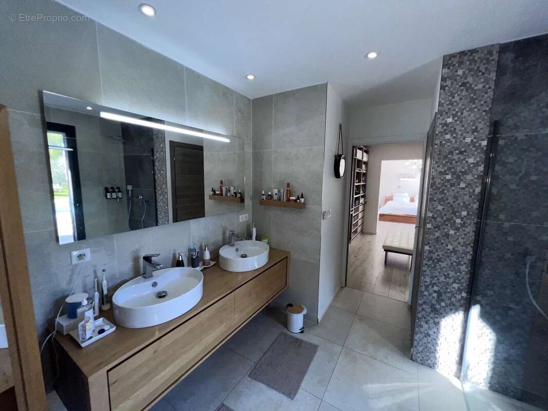 Maison à SOLLIES-TOUCAS