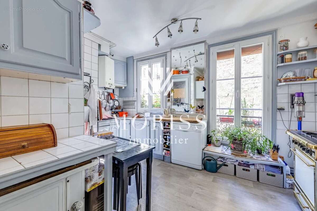 Appartement à PARIS-18E
