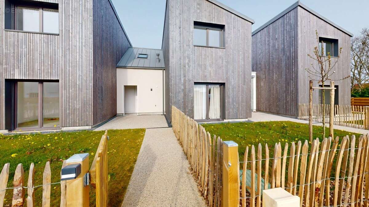 Maison à MONDEVILLE