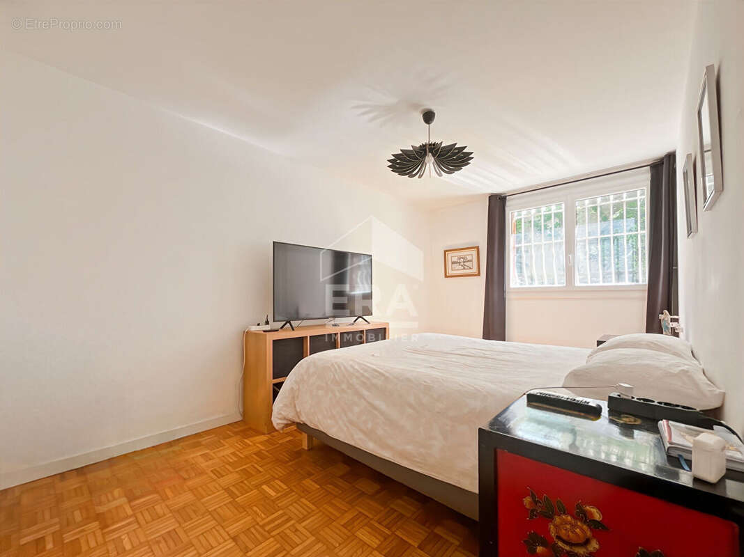 Appartement à MARSEILLE-4E