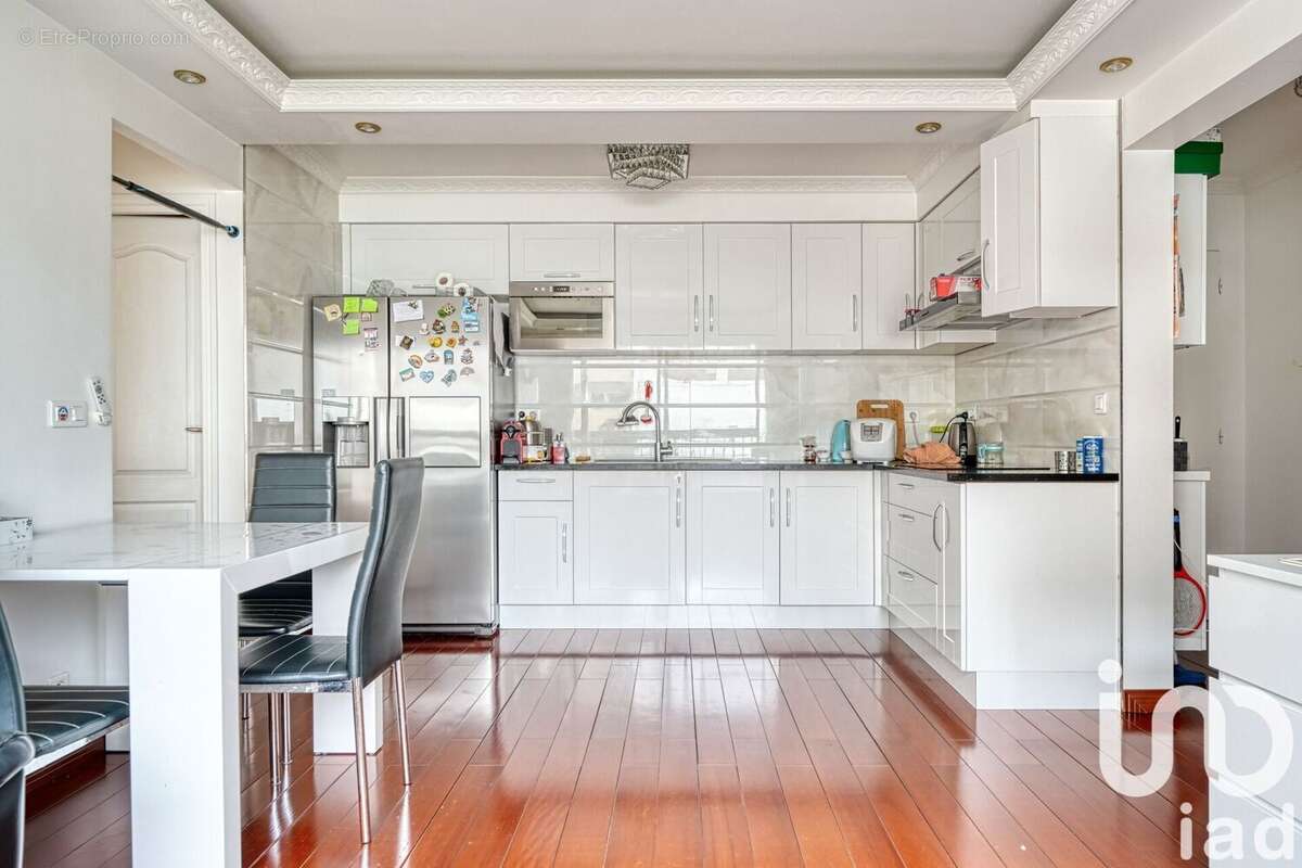 Photo 2 - Appartement à COURBEVOIE