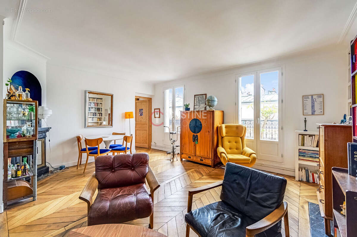 Appartement à PARIS-18E