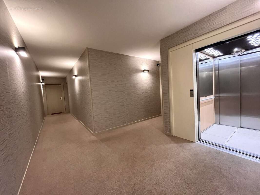 Saint-jean - spacieux t2 de 42m² avec balcon et 2 parkings sous-sol - photo 14
