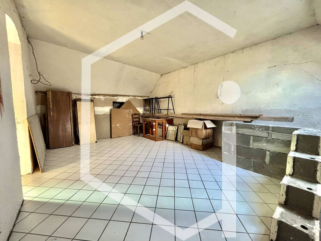 Maison à SURY-EN-VAUX