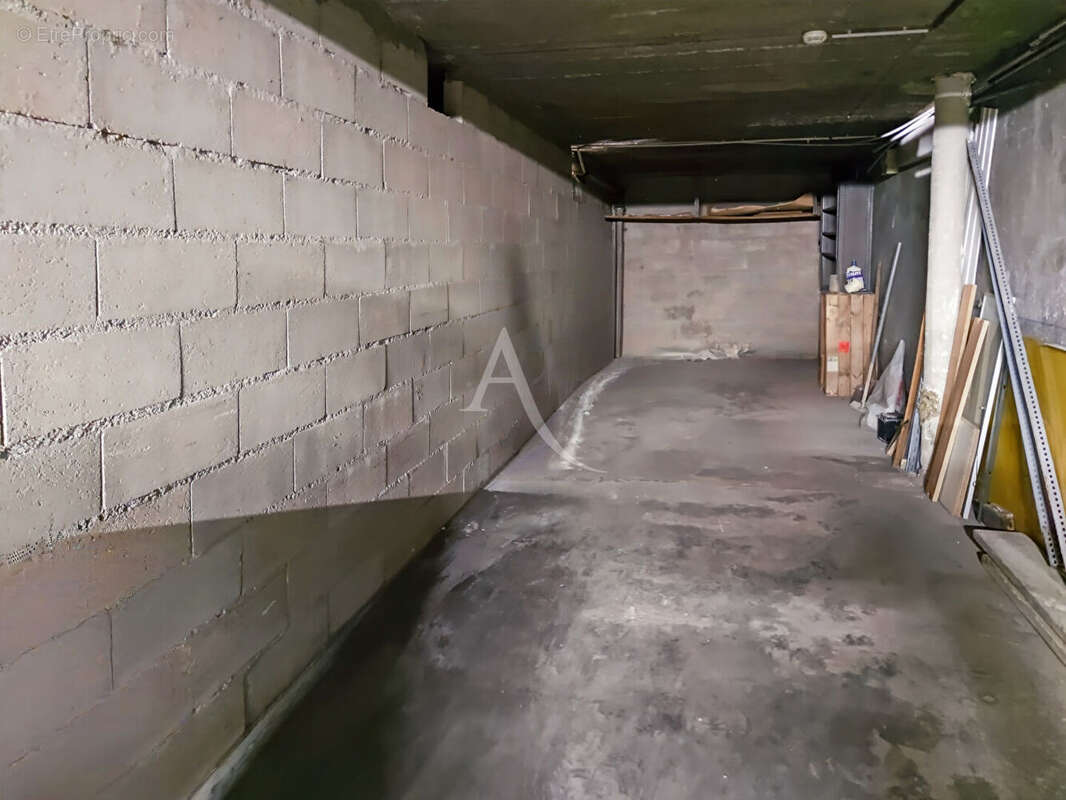 Parking à IVRY-SUR-SEINE