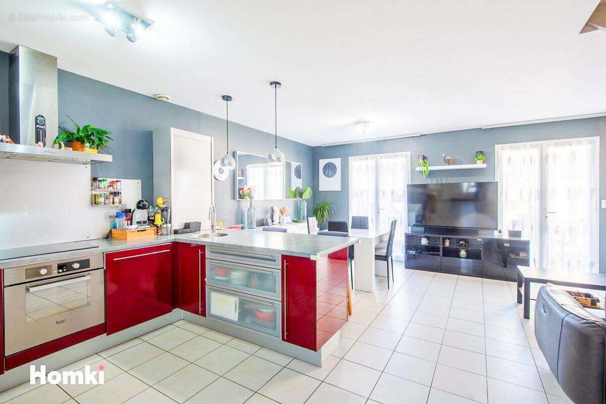 Maison à LA FARE-LES-OLIVIERS