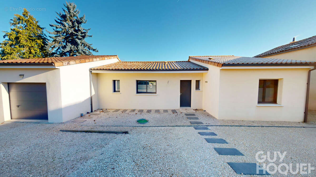 Maison à FONTAINE-LE-COMTE