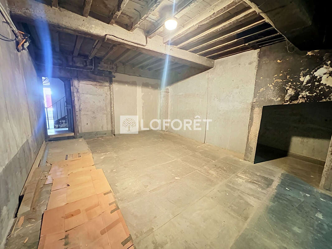 Local commercial Macon 50 m2 - photo 2