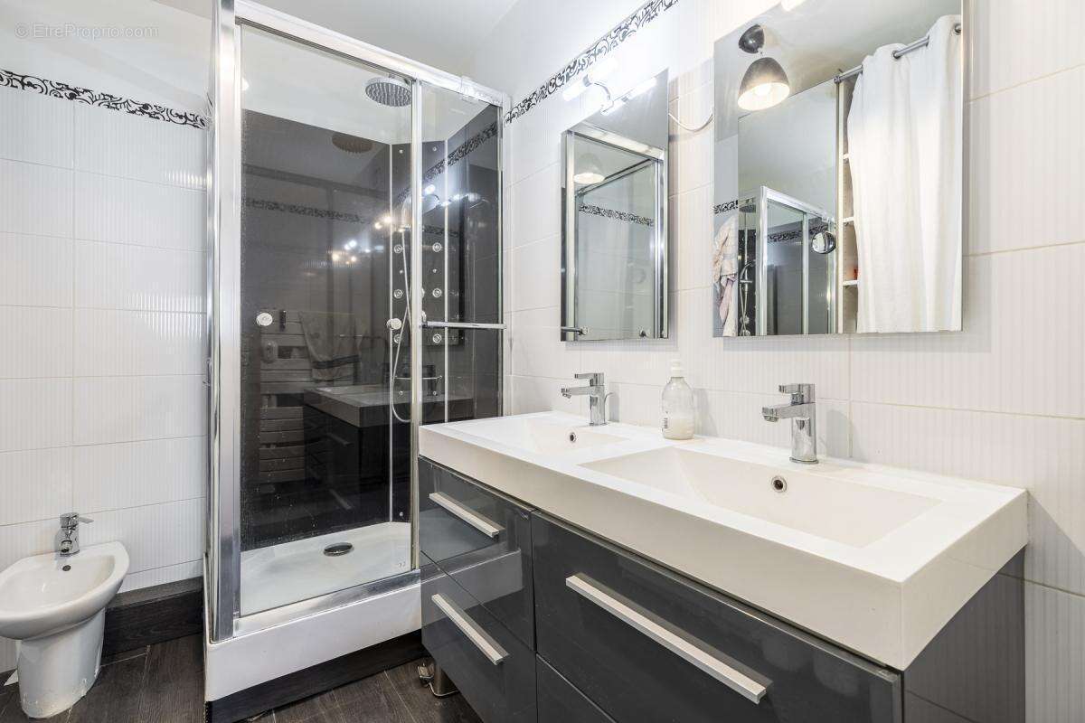 Appartement à PARIS-7E