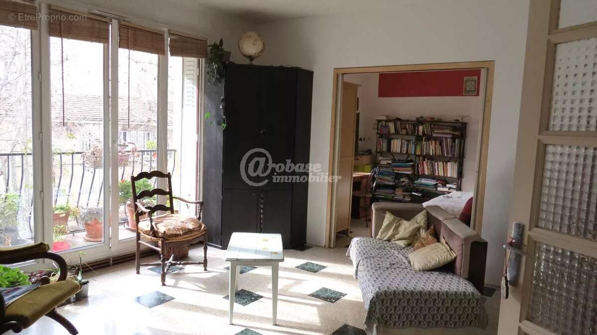 Appartement à MARSEILLE-5E