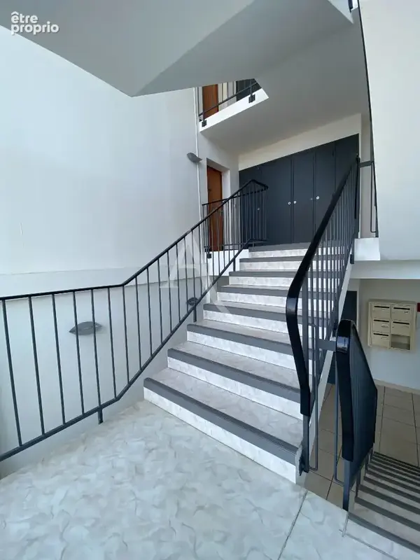 Appartement  plein bourg -Saint Philbert De Grand Lieu - 3 pièce(s) - photo 4