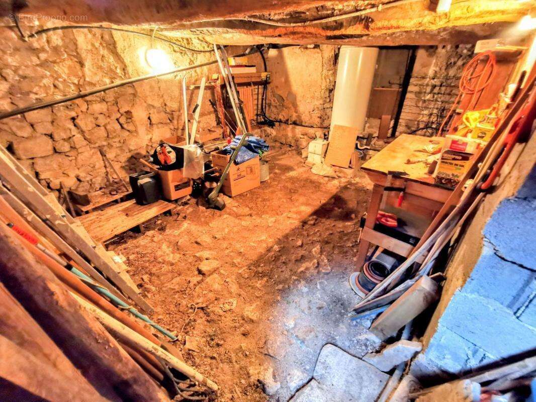 Maison à ESCRAGNOLLES