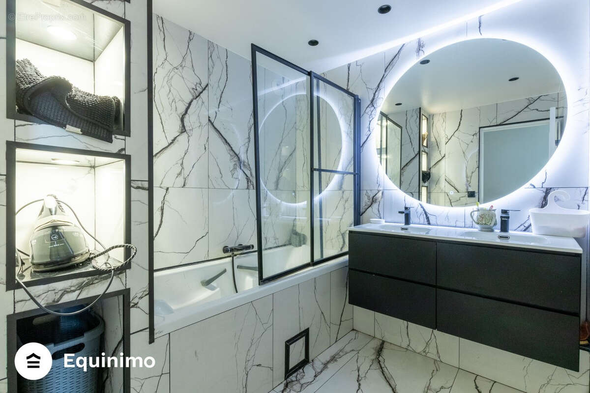 Appartement à LES LILAS