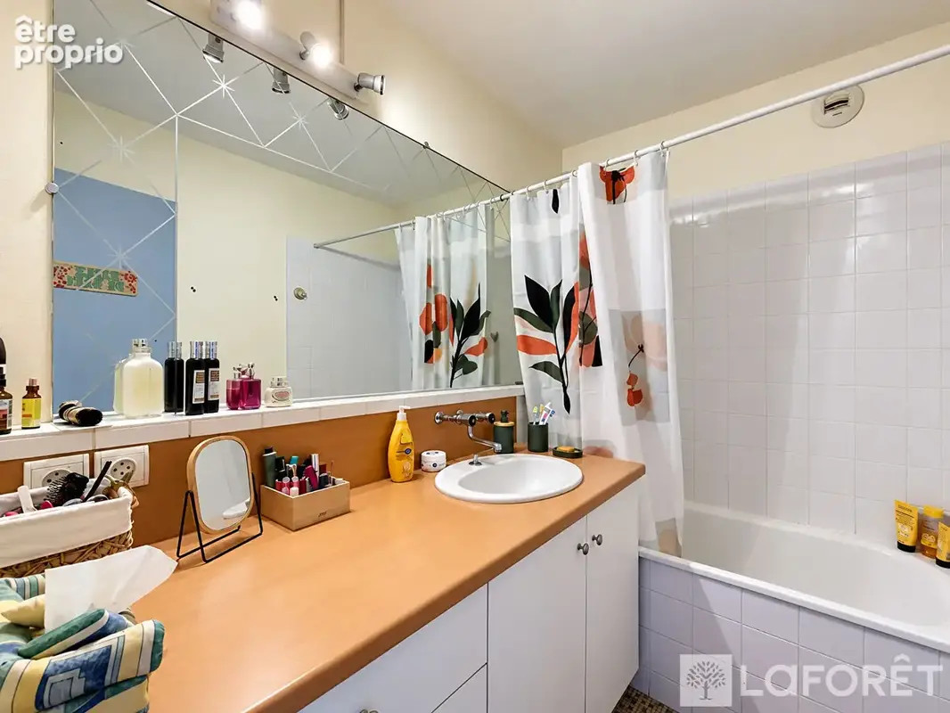 T4 / 80 m2 / Garage / Grand balcon / Cave - photo 10