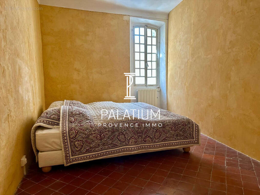 Maison à SAINT-SATURNIN-LES-APT