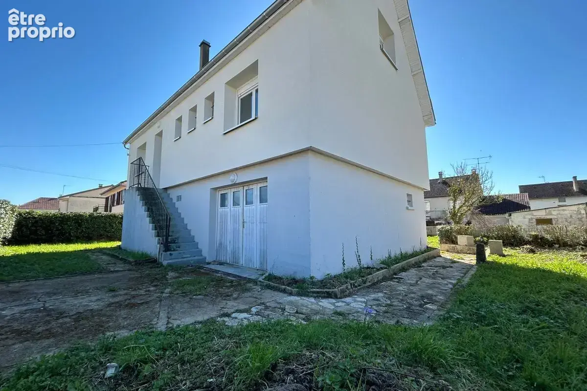 Brienon-sur-Armançon -  Maison T5 rénovée - Secteur calme à 15 min de la gare SNCF ! - photo 7