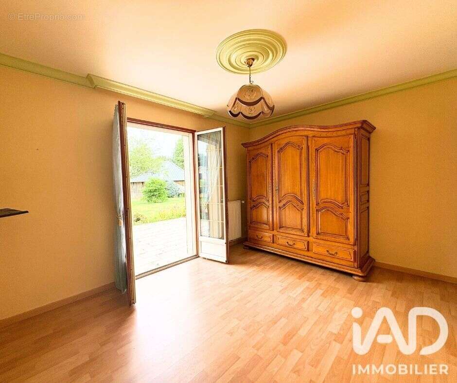 Maison 160 m² à Les Loges  - photo 7