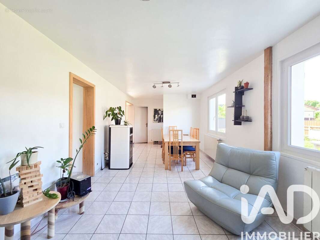 Photo 3 - Maison à POISAT