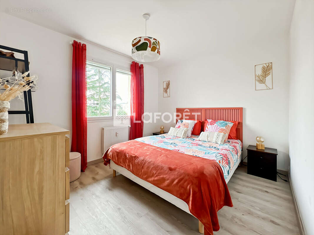 Appartement à GUILHERAND-GRANGES