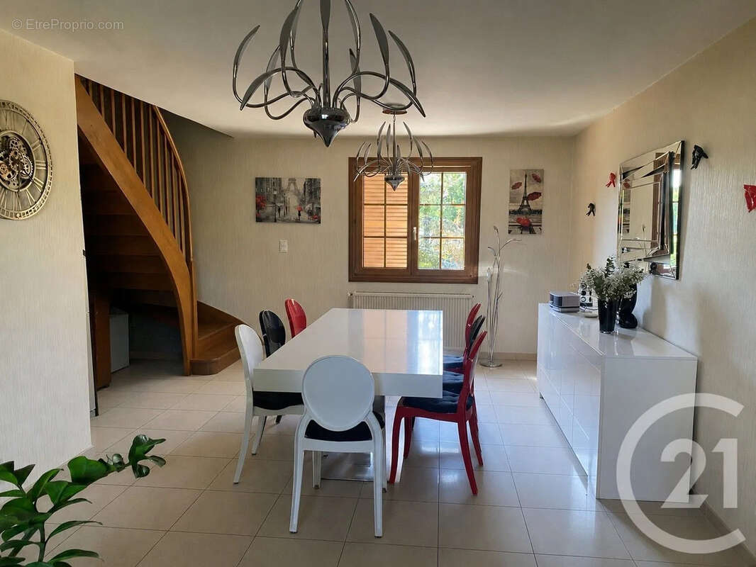 Maison 189 m² à Simard  - photo 2