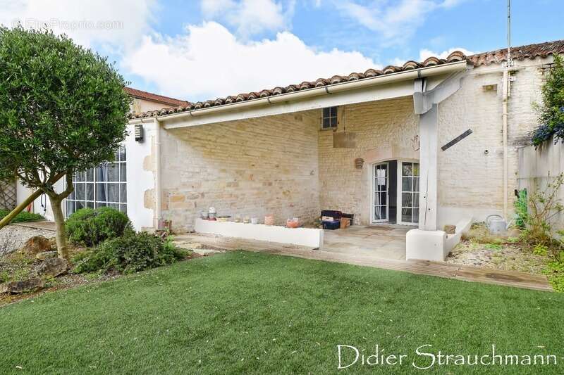 Maison à AIGREFEUILLE-D&#039;AUNIS