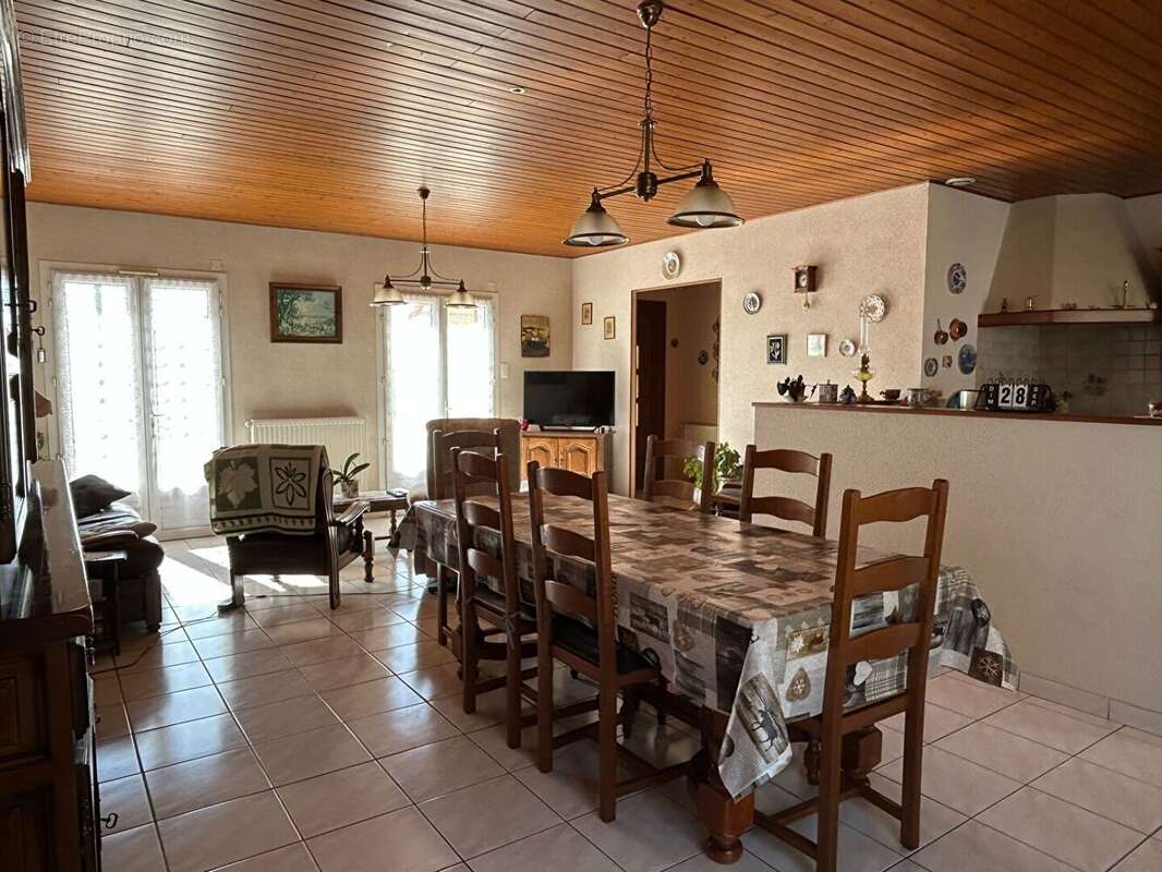 Maison à AIFFRES