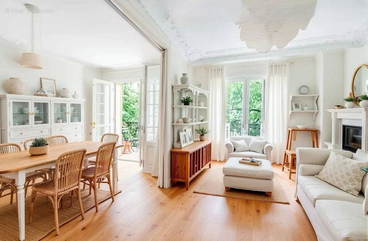 Appartement à PARIS-15E