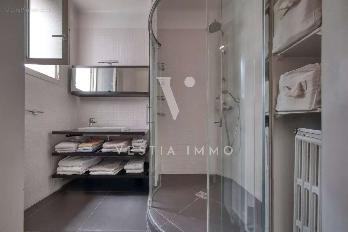 Appartement à LA GARENNE-COLOMBES