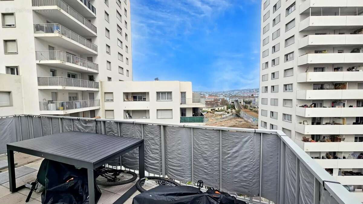 Appartement à MARSEILLE-3E