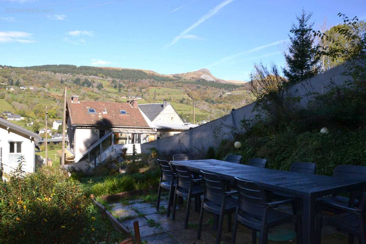 Belle maison rénovée de 136 m2 au calme et divisée en 3 appartements - photo 13