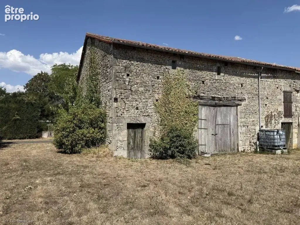 Grange A Rénover Avec Un Jardin Clos Sur 961m² Près de Ruffec - photo 15