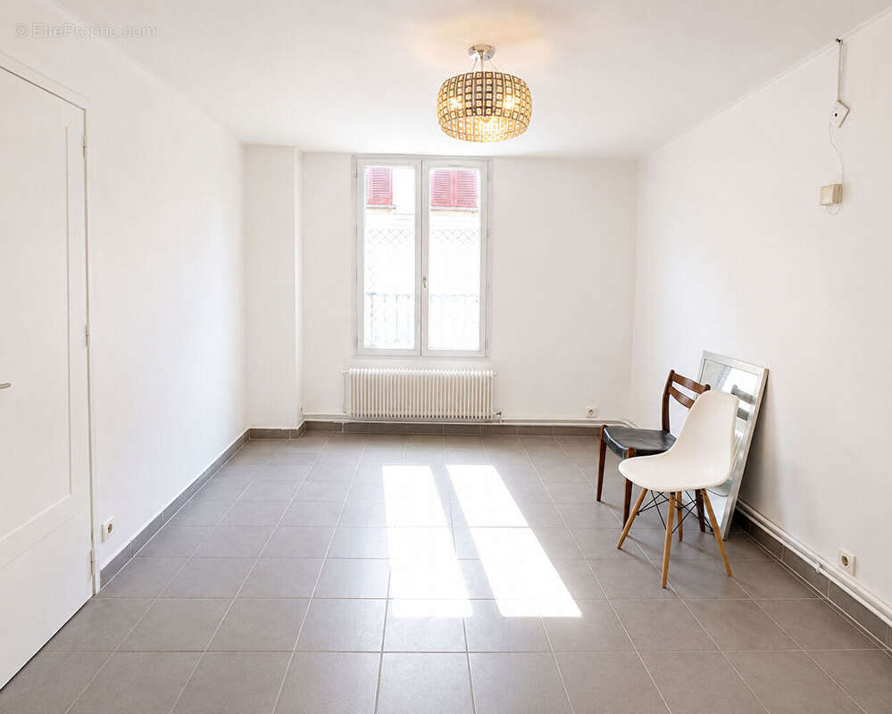Maison à SARCELLES