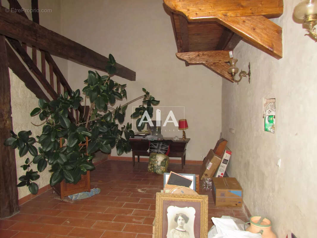 Maison à COURCOME