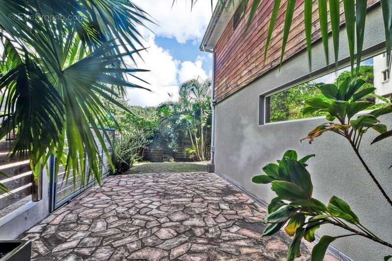 Maison à LES TROIS-ILETS