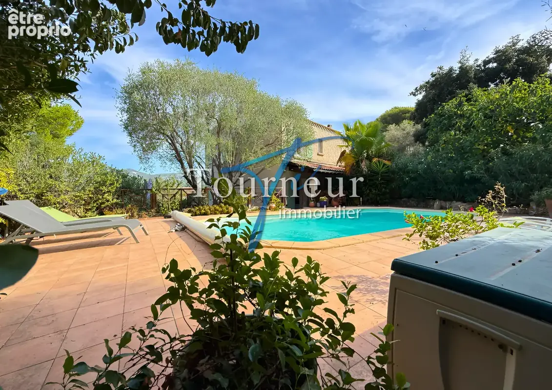 Sanary les picotieres villa vue degagee de 90m2 sur 570m2 terrain paysager avec piscine - photo 2