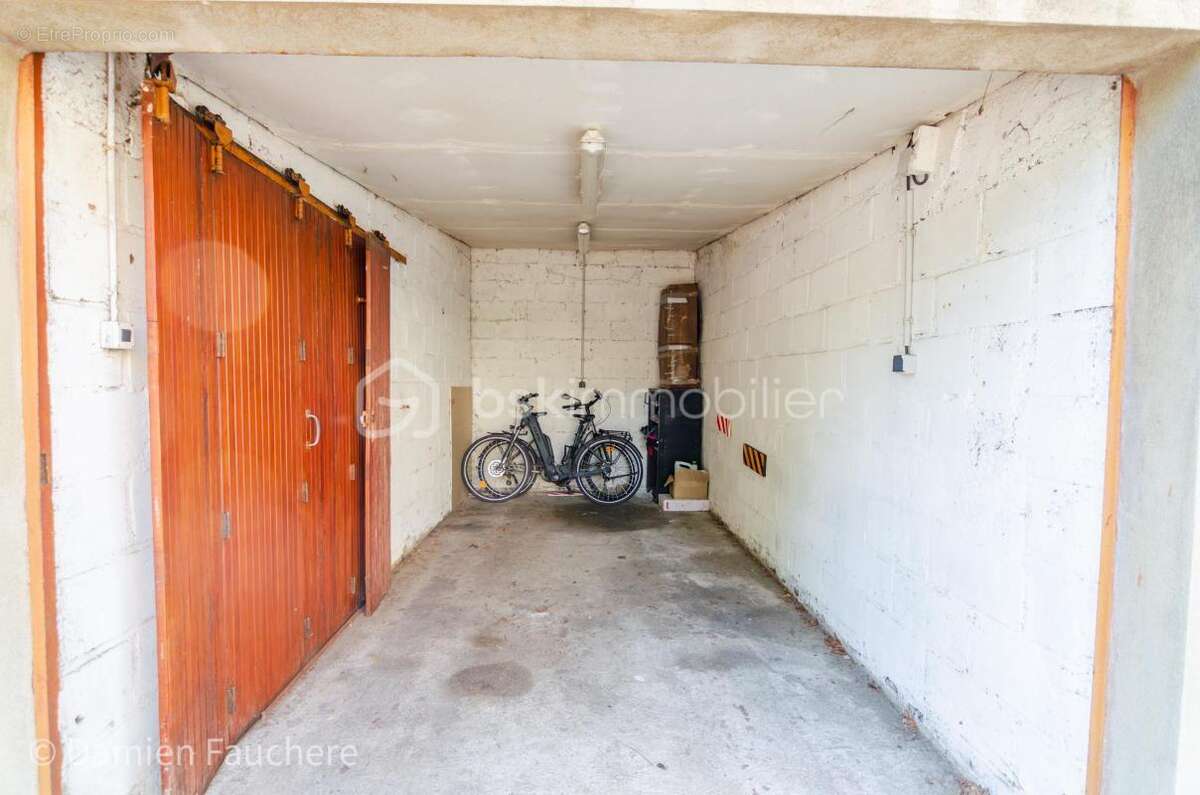 Massy Descartes, Appartement 4 pièces en très bon état, avec balcon, cave et garage ! - photo 17