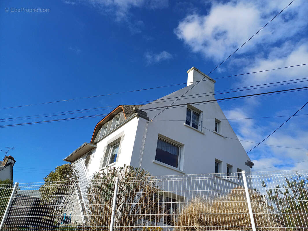 Maison à PLOUGASNOU